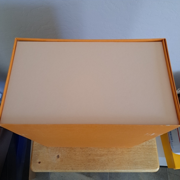 Extremely Large Louis Vuitton Magnetic Flap Lift Box (Empty) - Picture 8 of 16